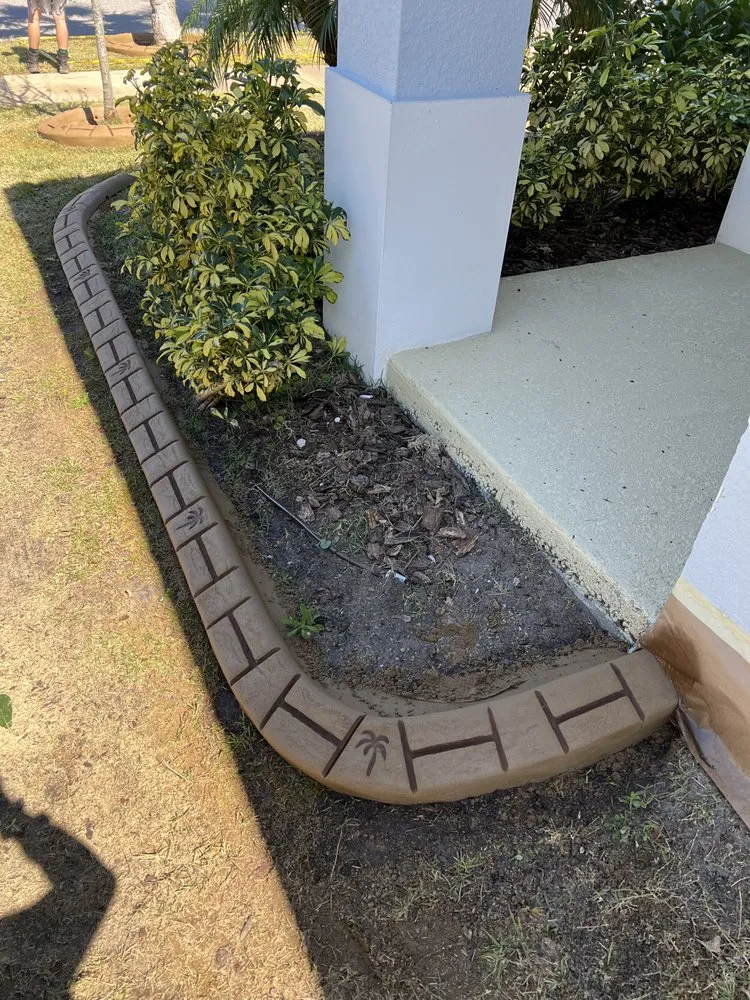 Top-rated yard maintenance in Tampa, FL by Cutting Edge Curbing