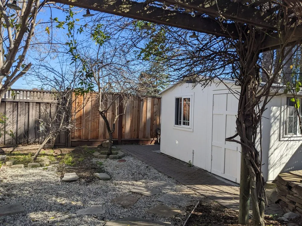 Expert outdoor landscaping for residential properties in Sunnyvale, CA by Cutting Edge Design & Build