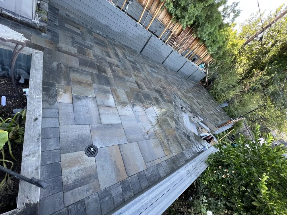 Top-rated lawn mowing service for year-round maintenance across Sunnyvale, CA - Cutting Edge Design & Build