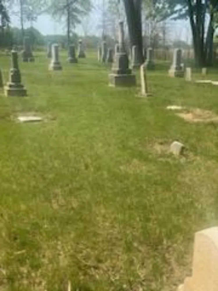 Trusted yard maintenance in Hartford City, IN by Cutting Edge