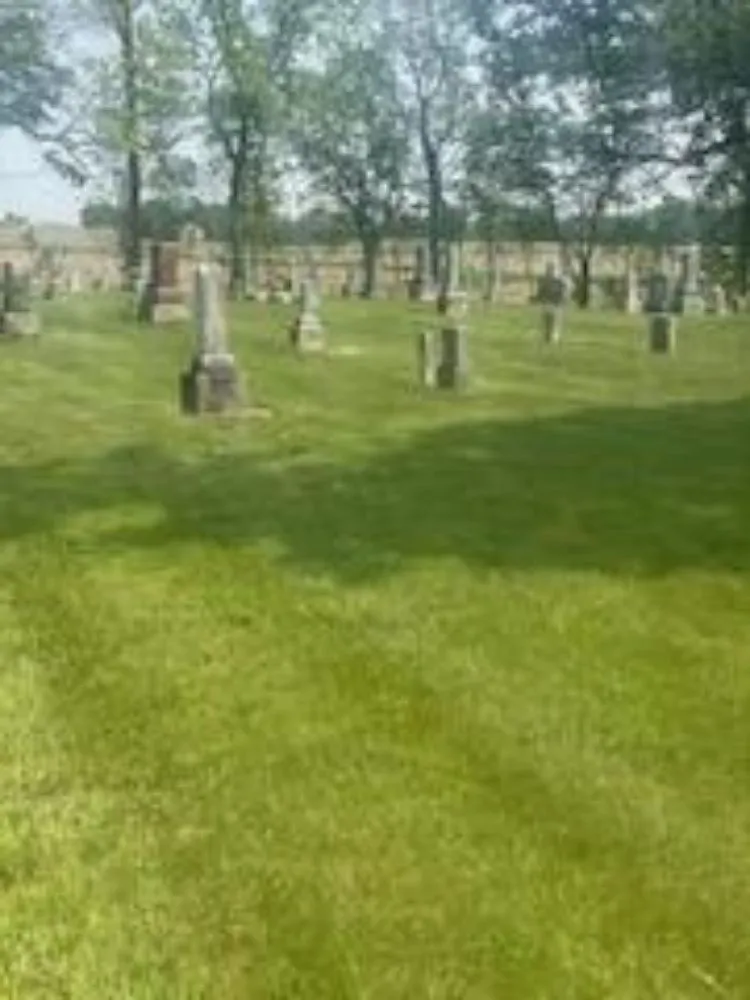 Expert outdoor landscaping for residential properties in Hartford City, IN by Cutting Edge