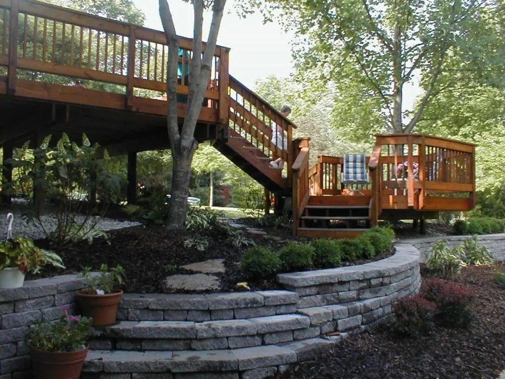 Custom yard cleanup service in Nicholasville, KY by Cutting Edge Landscapes