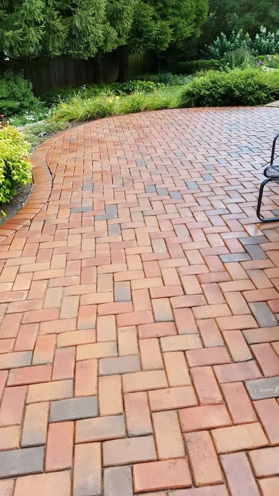 Trusted yard maintenance in Nicholasville, KY - Cutting Edge Landscapes