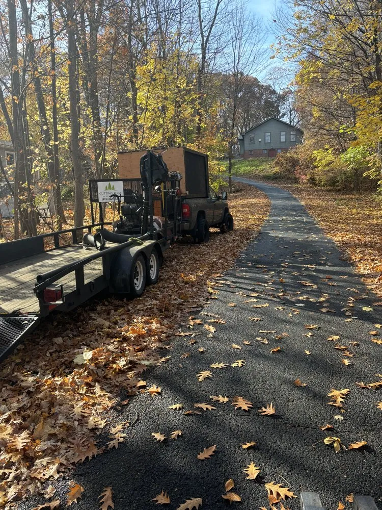 Top-rated yard cleanup service for beautiful yards across Easthampton, MA - Cutting Edge Landscaping