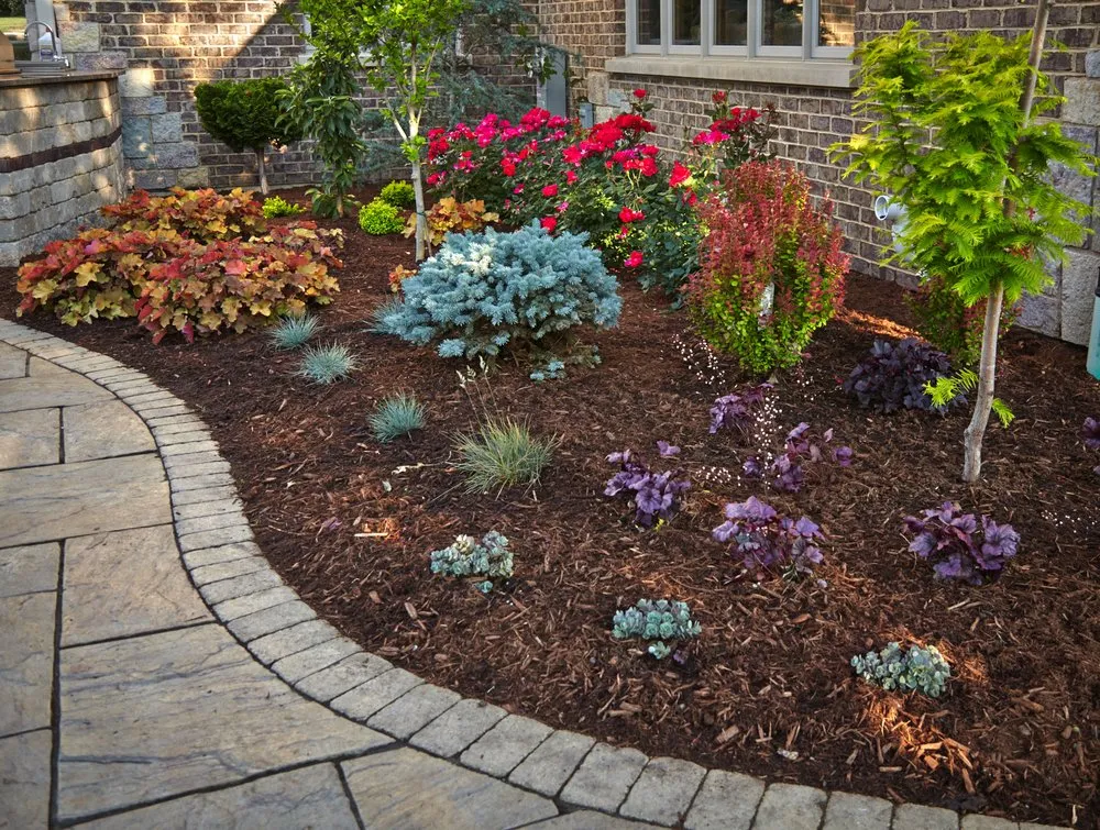 Professional yard maintenance in Palatine, IL by Cutting Edge Landscaping