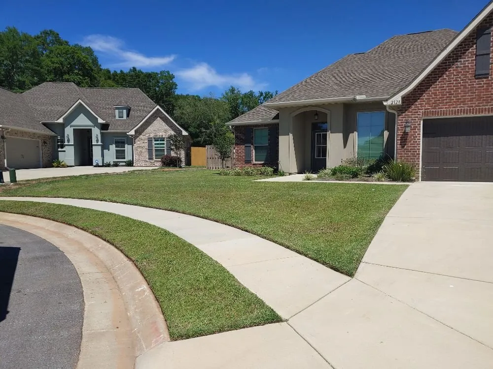 Professional yard cleanup service in Pensacola, FL - Cutting Edge Lawn Care - Pensacola