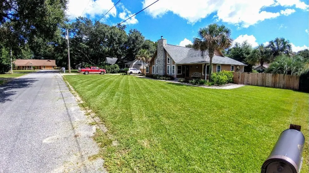 Professional lawn mowing service experts serving Pensacola, FL - Cutting Edge Lawn Care - Pensacola