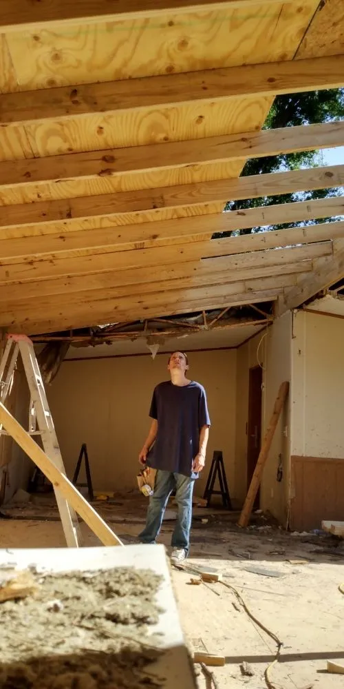 Affordable lawn mowing service in Ponchatoula, LA by Cutting Edge Lawn Care & Home Remodeling