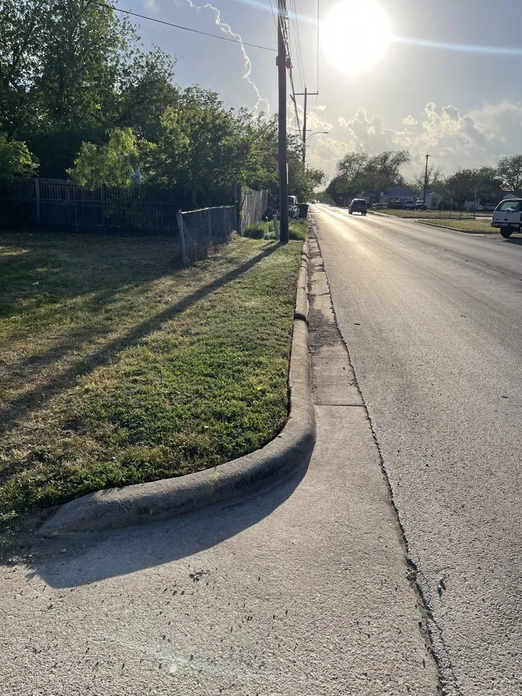 Reliable yard cleanup service for beautiful yards across Abilene, TX - Cutting Edge Lawn care & Landscaping