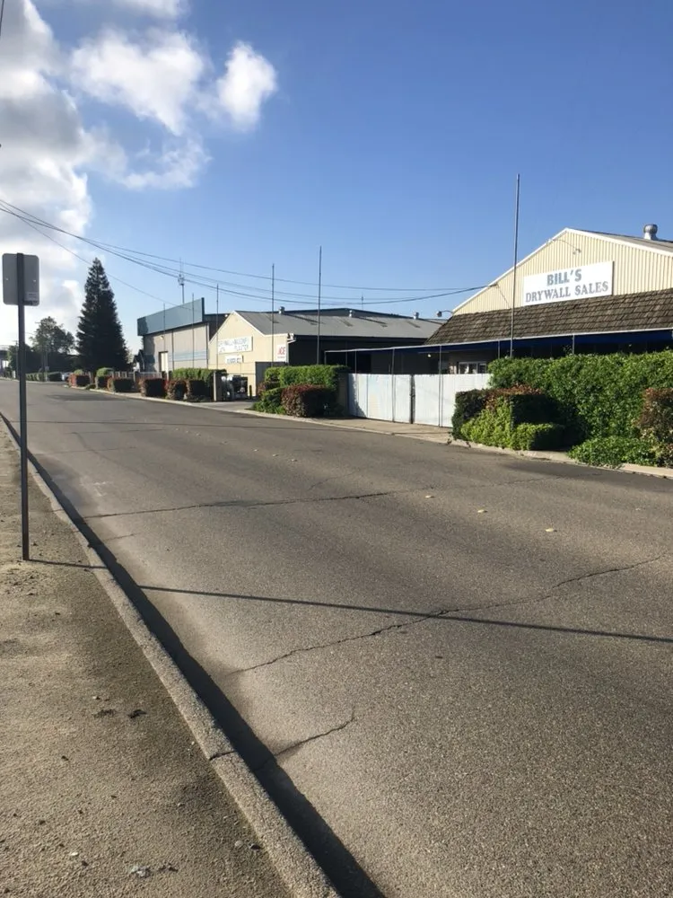 Affordable yard maintenance near you across Modesto, CA - Cutting Edge Lawn Care And Maintenance