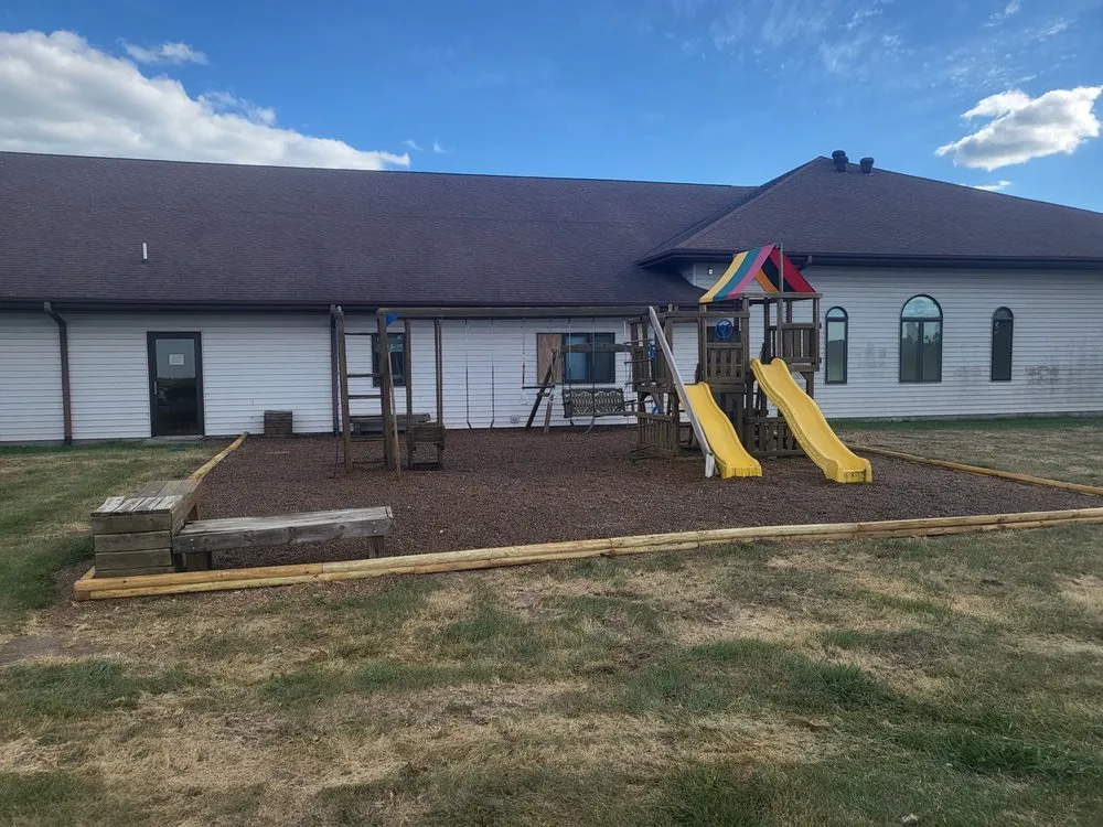 Top-rated lawn care service in Hedrick, IA by Cutting Edge Lawn Care