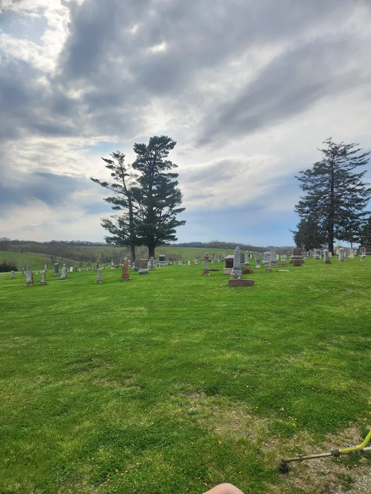 Reliable yard cleanup service with custom design in Hedrick, IA by Cutting Edge Lawn Care