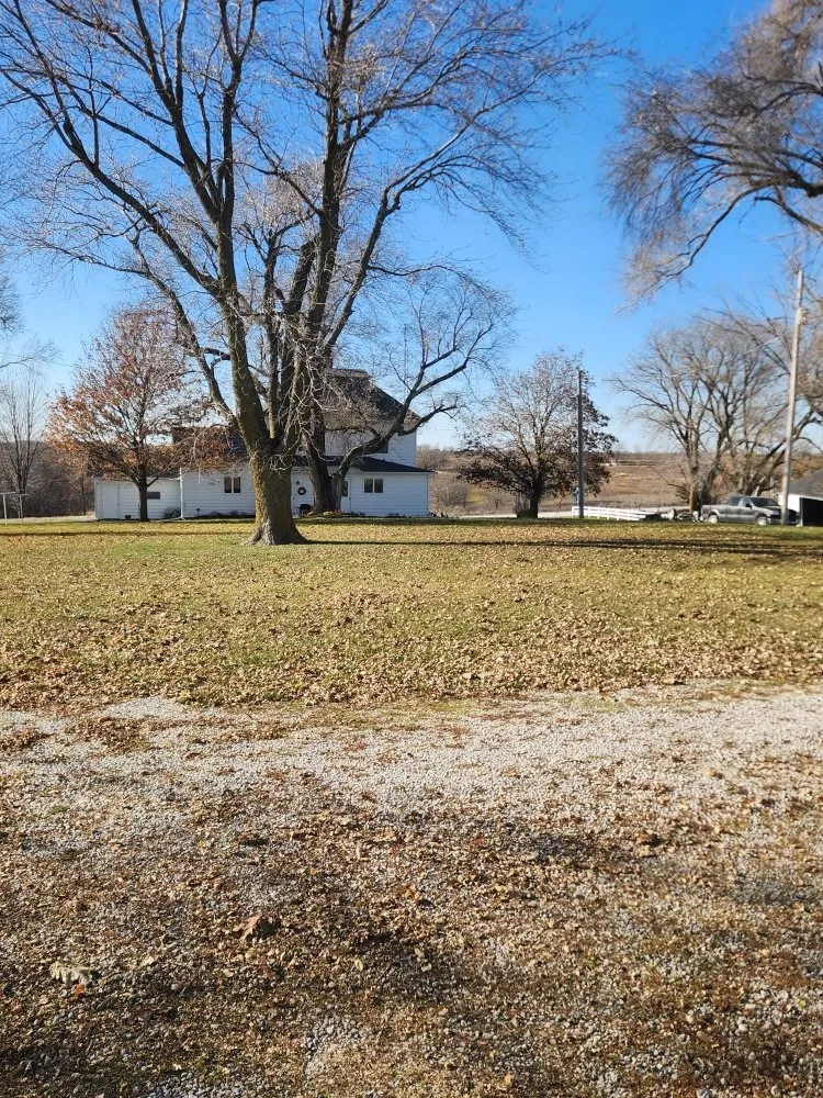 Top-rated landscape design experts serving Hedrick, IA - Cutting Edge Lawn Care