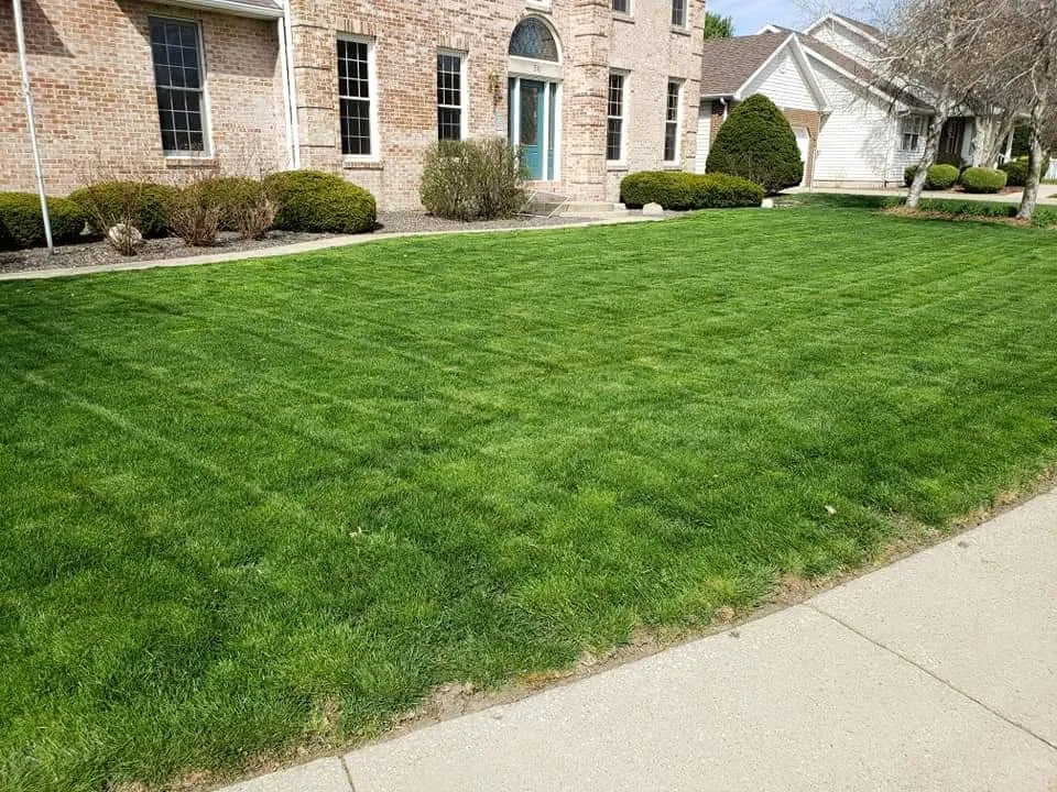 Reliable residential landscaping experts serving Jacksonville, IL - Cutting Edge Lawn Care