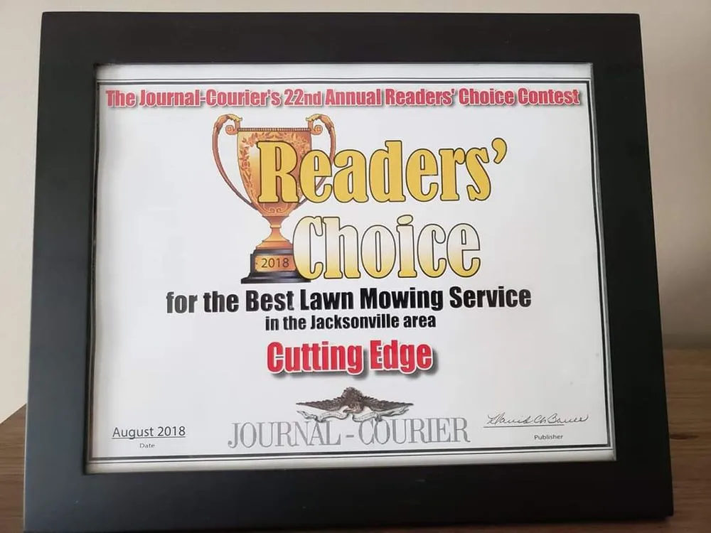 Custom yard maintenance in Jacksonville, IL by Cutting Edge Lawn Care