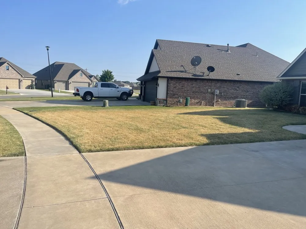 Top-rated yard maintenance in Bixby, OK by Cutting Edge Lawn Service