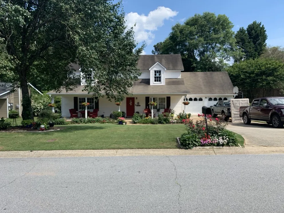 Local yard cleanup service in Snellville, GA by Cutting Edge Lawn Service