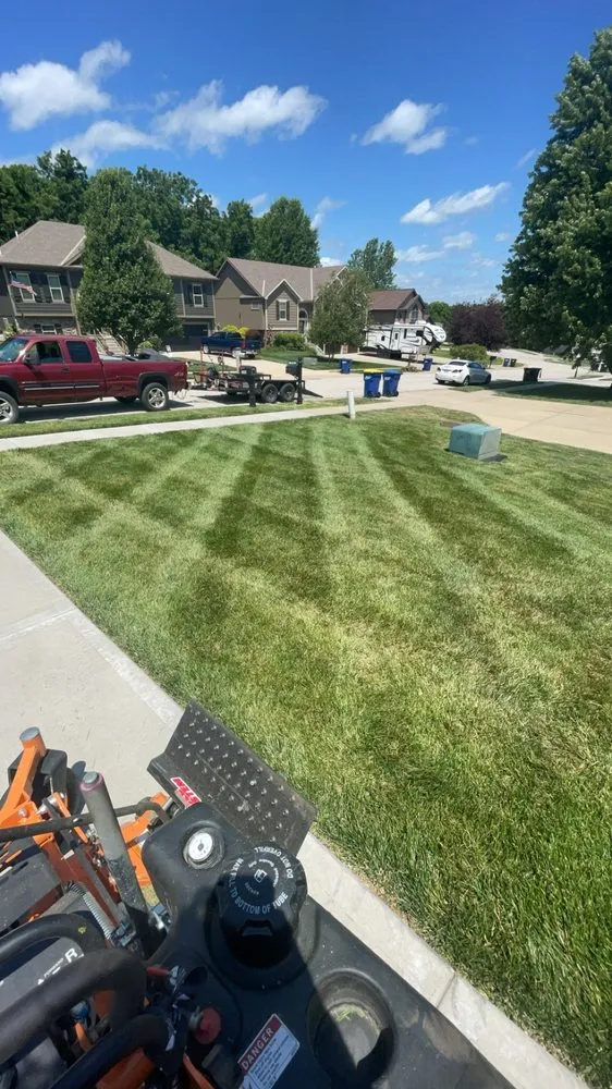 Local lawn care service experts serving Smithville, MO - Cutting Edge Lawn Solutions