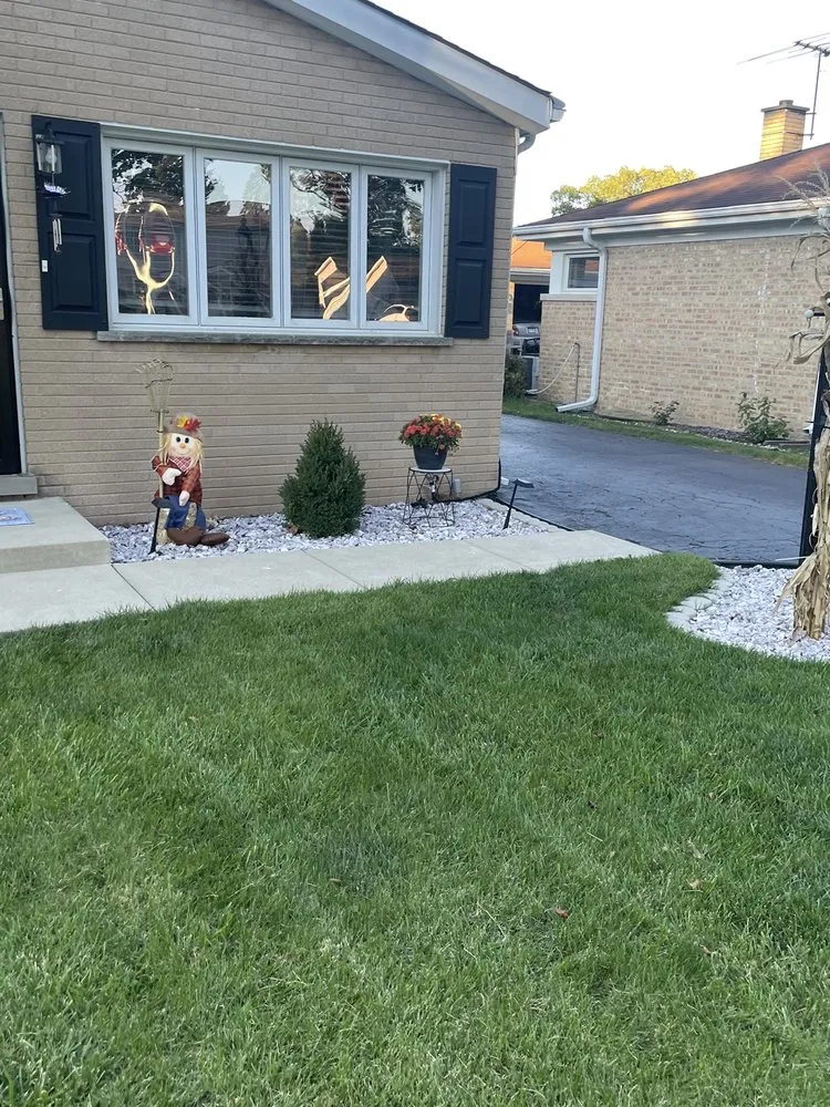 Trusted residential landscaping experts serving Westchester, IL - Cutting Edge Lawncare