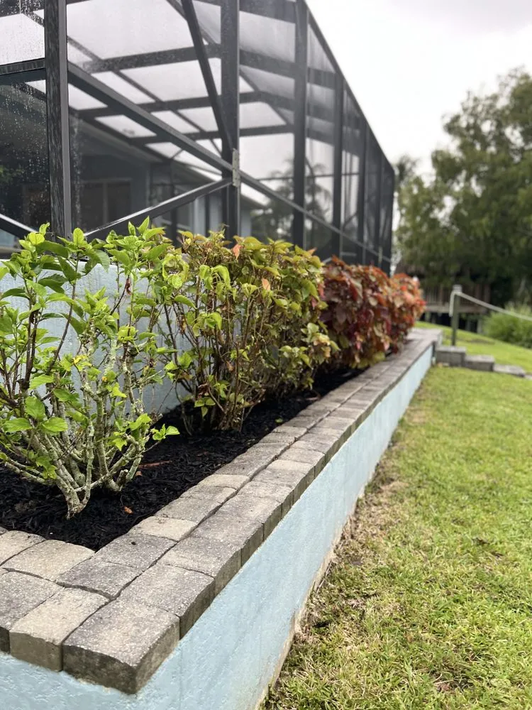 Custom lawn mowing service experts serving Port St. Lucie, FL - Cutting Edge Lcs