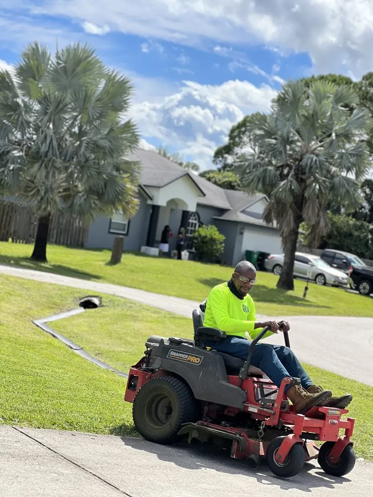 Trusted yard cleanup service in Port St. Lucie, FL - Cutting Edge Lcs