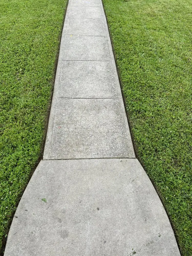 Custom lawn care service experts serving Ludlow, KY - Cutting Edge