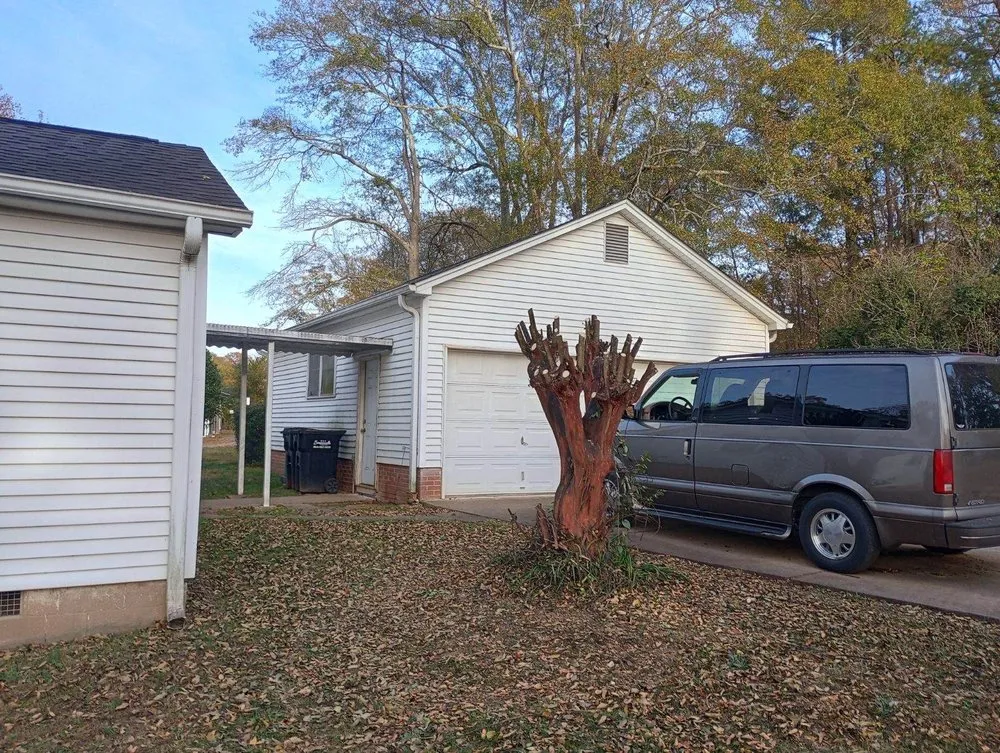 Expert lawn care service experts serving Greenville, SC - Cutting Edge Mowing & Washing