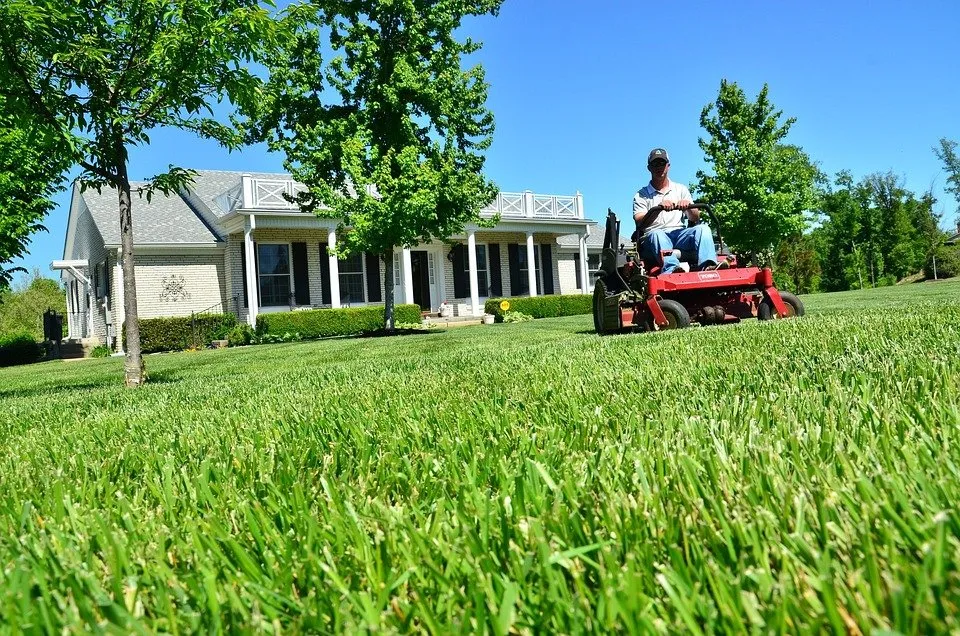Custom lawn care service in North Waterboro, ME by Cutting Edge Outdoor Services