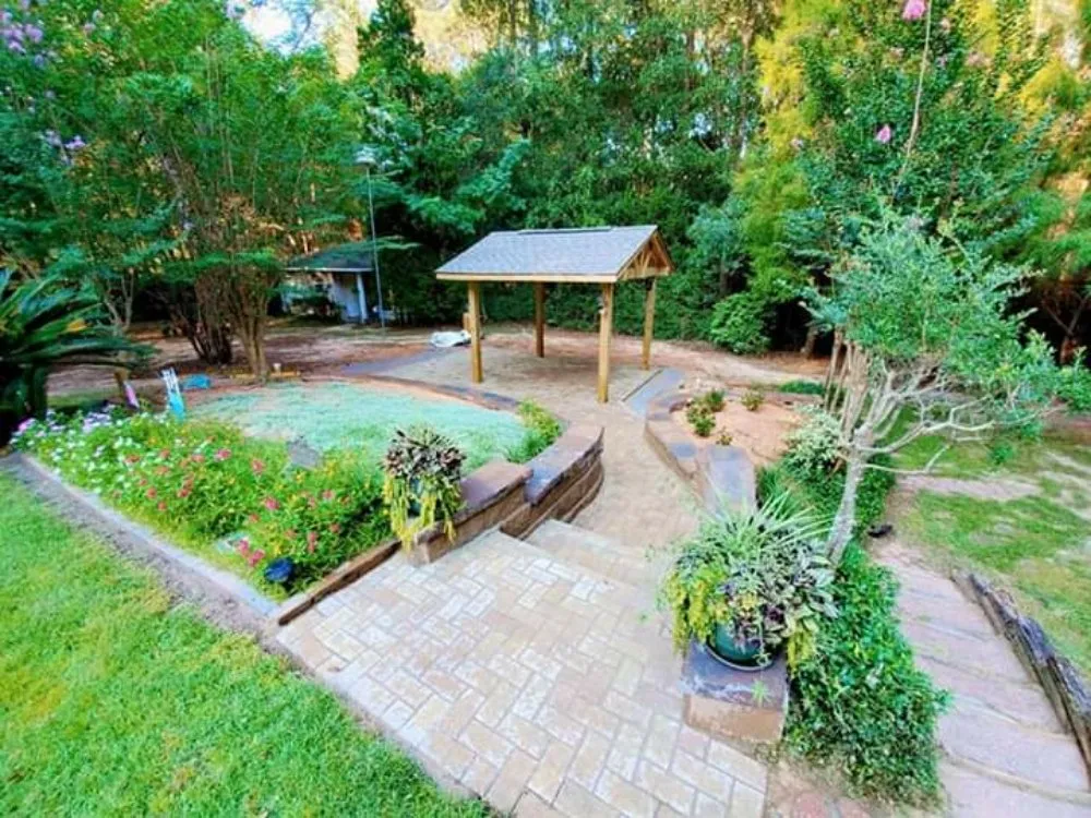 Affordable landscaping services experts serving Pensacola, FL - Cutting Edge Pavers Landscapes And Painting