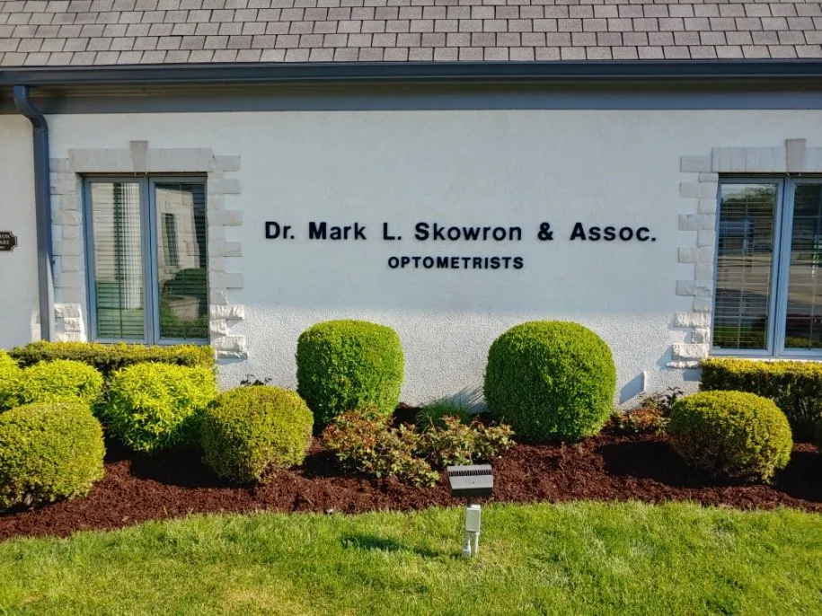 Custom lawn care service experts serving Villa Park, IL - Cutting Edge Property Service