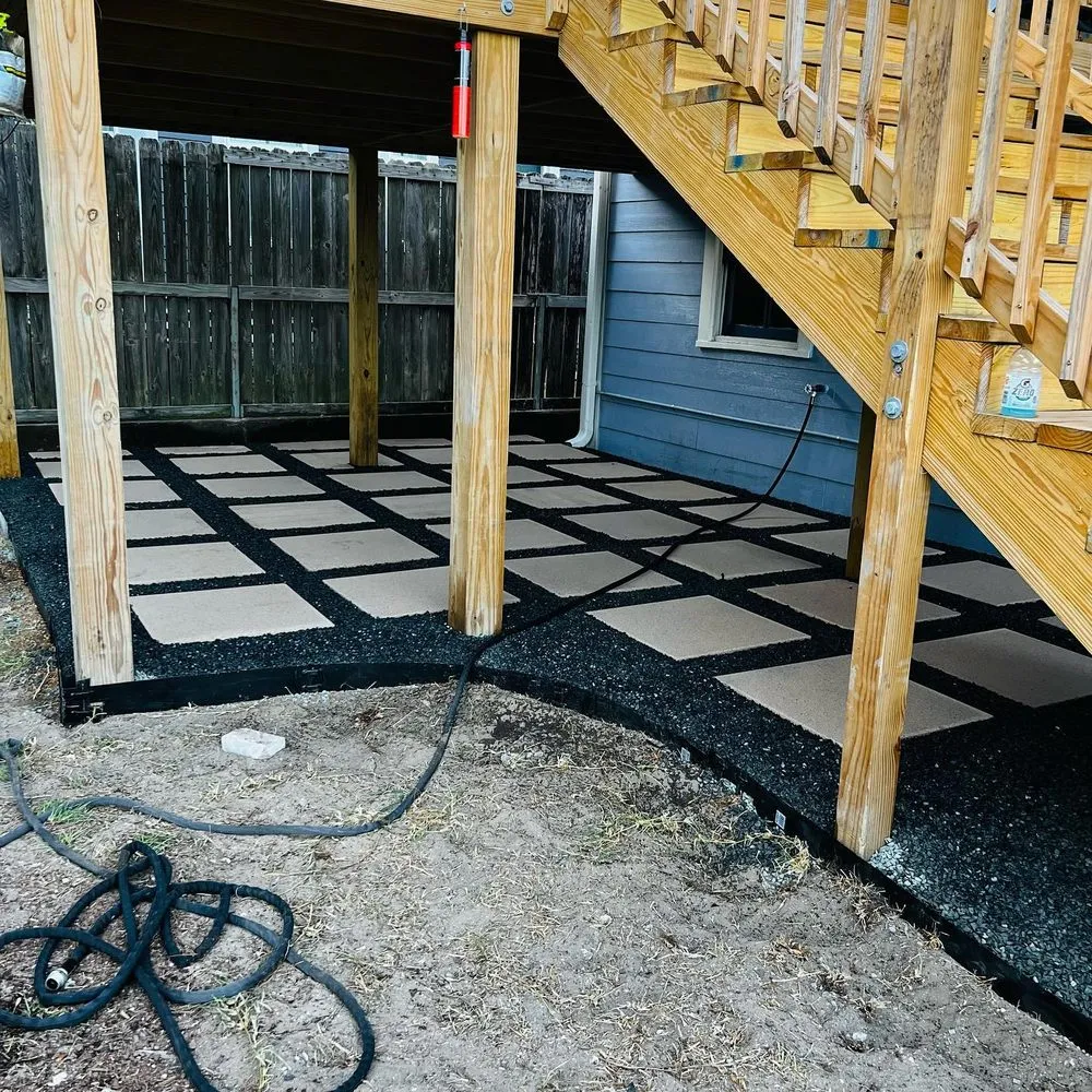 Top-rated yard maintenance for homes in Lake Jackson, TX by Cutting Edge Services