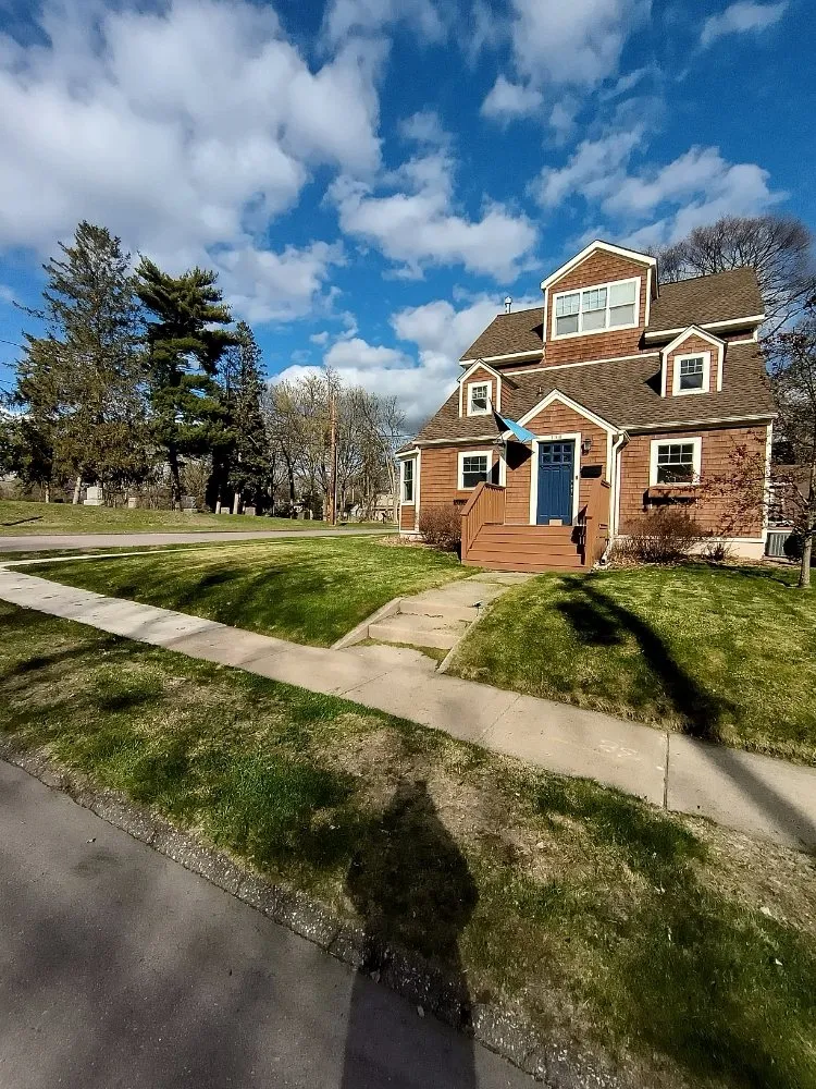 Custom lawn care service in Saint Paul, MN - Cutting Edge Services