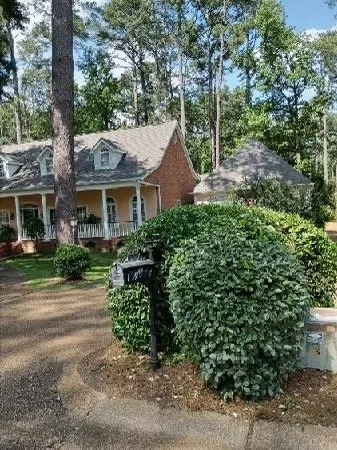 Expert landscaping services in Jackson, MS - Cutting Up Lawn Service