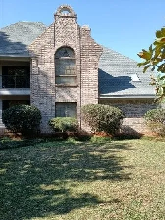 Expert landscape installation for residential properties in Jackson, MS by Cutting Up Lawn Service