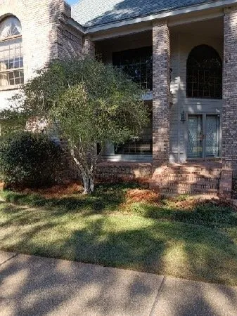 Local outdoor landscaping experts serving Jackson, MS - Cutting Up Lawn Service