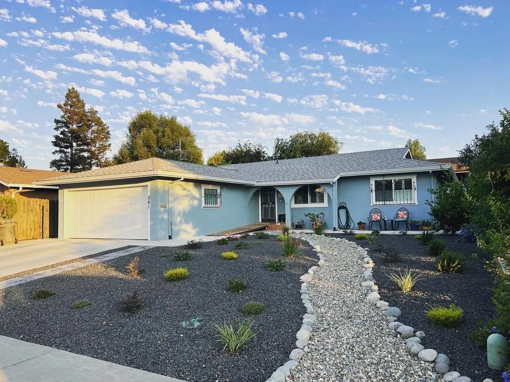 Affordable residential landscaping with custom design in Sacramento, CA by CuttingEdge Landscape & Tree Inc.