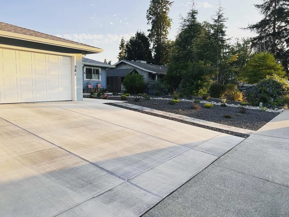 Affordable yard maintenance experts serving Sacramento, CA - CuttingEdge Landscape & Tree Inc.