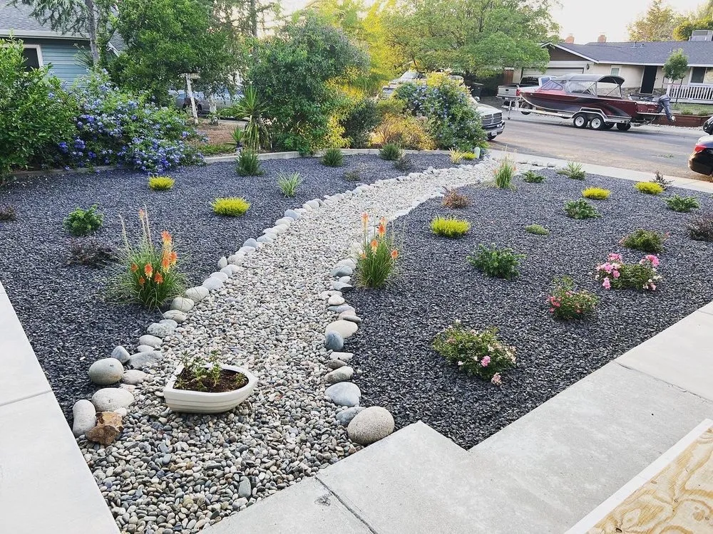 Reliable garden landscaping experts serving Sacramento, CA - CuttingEdge Landscape & Tree Inc.