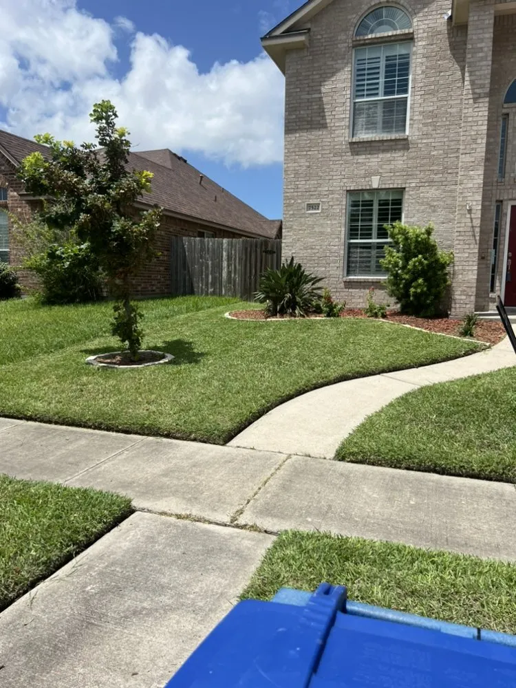 Custom residential landscaping in Corpus Christi, TX by Cutz Grass