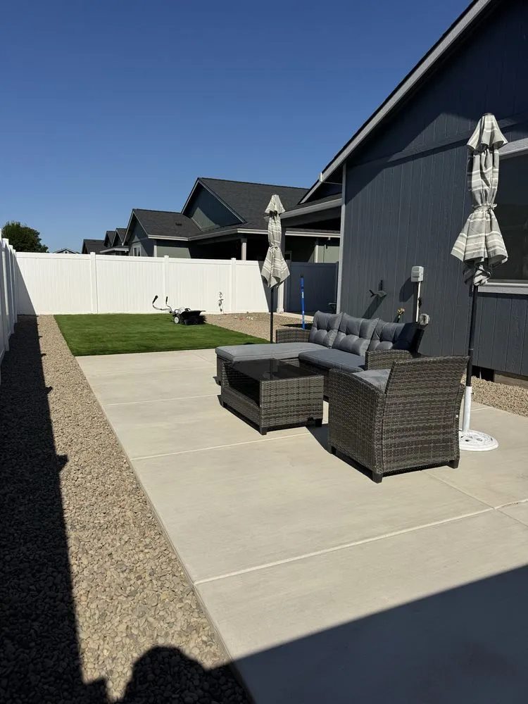 Custom yard maintenance in Medford, OR by CV Landscape & Maintenance