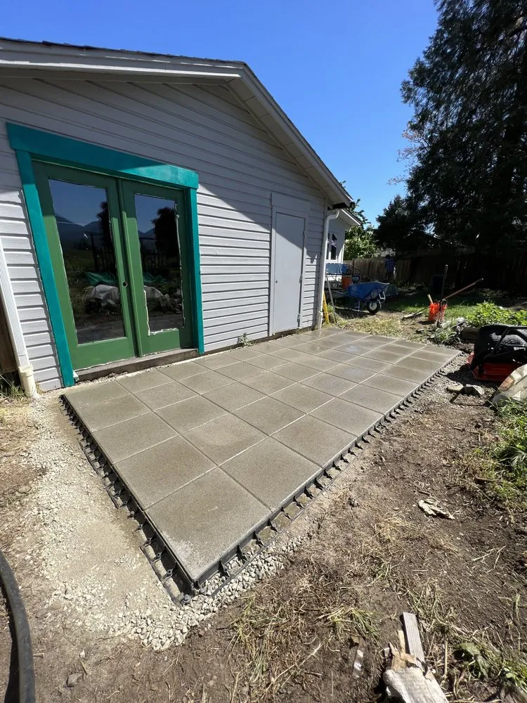 Professional lawn care service experts serving Medford, OR - CV Landscape & Maintenance