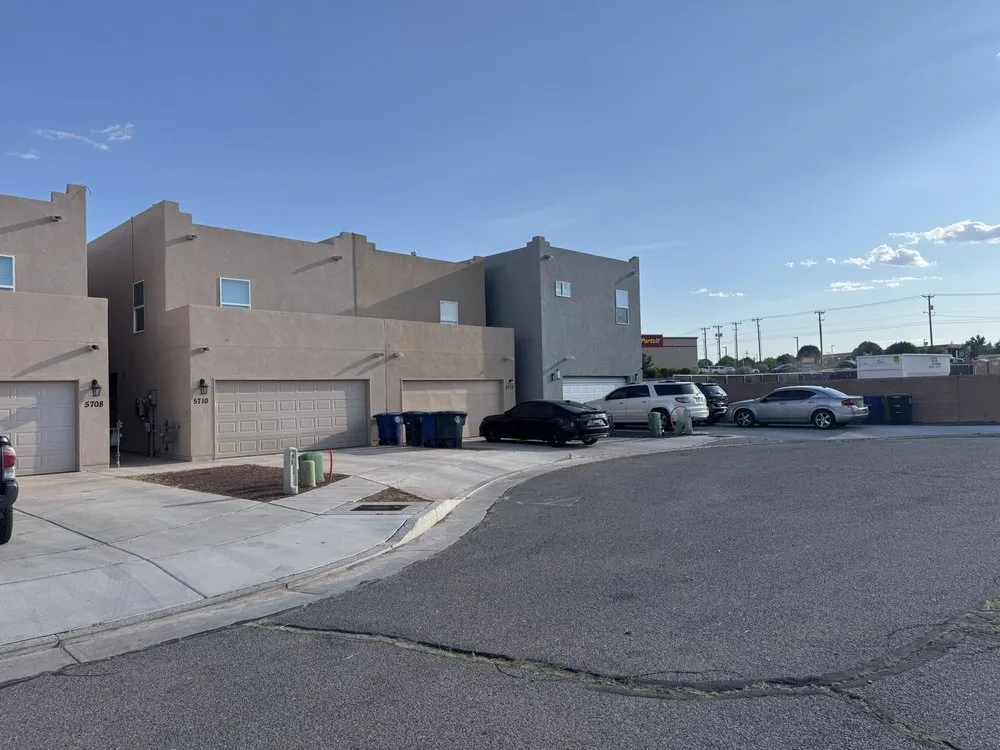 Local garden landscaping for homes in Bernalillo, NM by C&V Landscaping