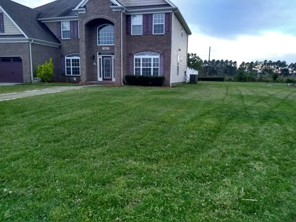 Expert garden landscaping for year-round maintenance in Sanford, FL by Cv Lawn Maintenance