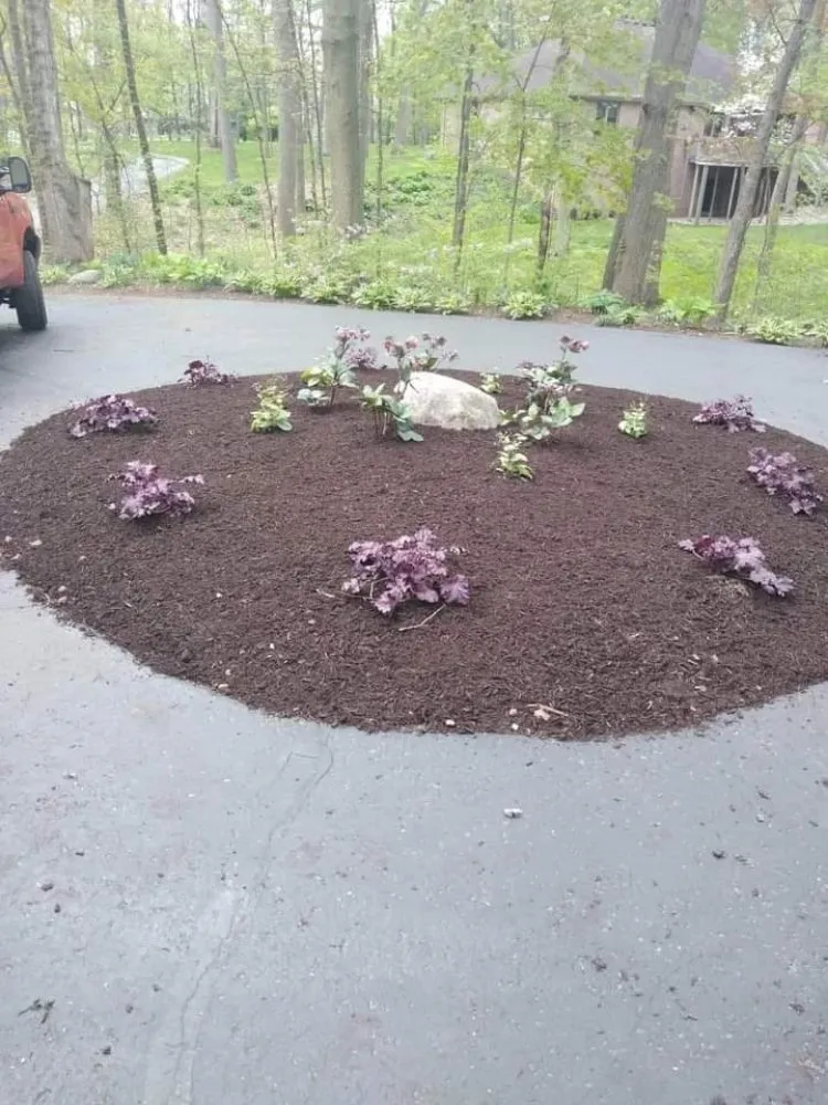 Local residential landscaping experts serving Warren, MI - C&W landscape & Snow Removal