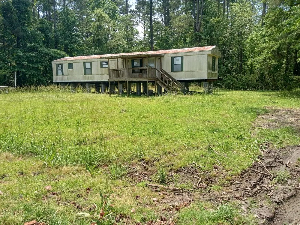 Top-rated landscape design in Washington, NC by C&W landscaping