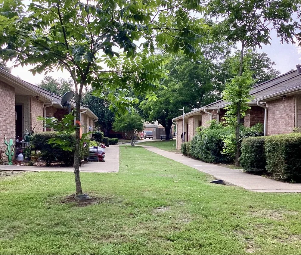 Reliable landscape design for year-round maintenance across Frankston, TX - CW Lawn and Property Preservation