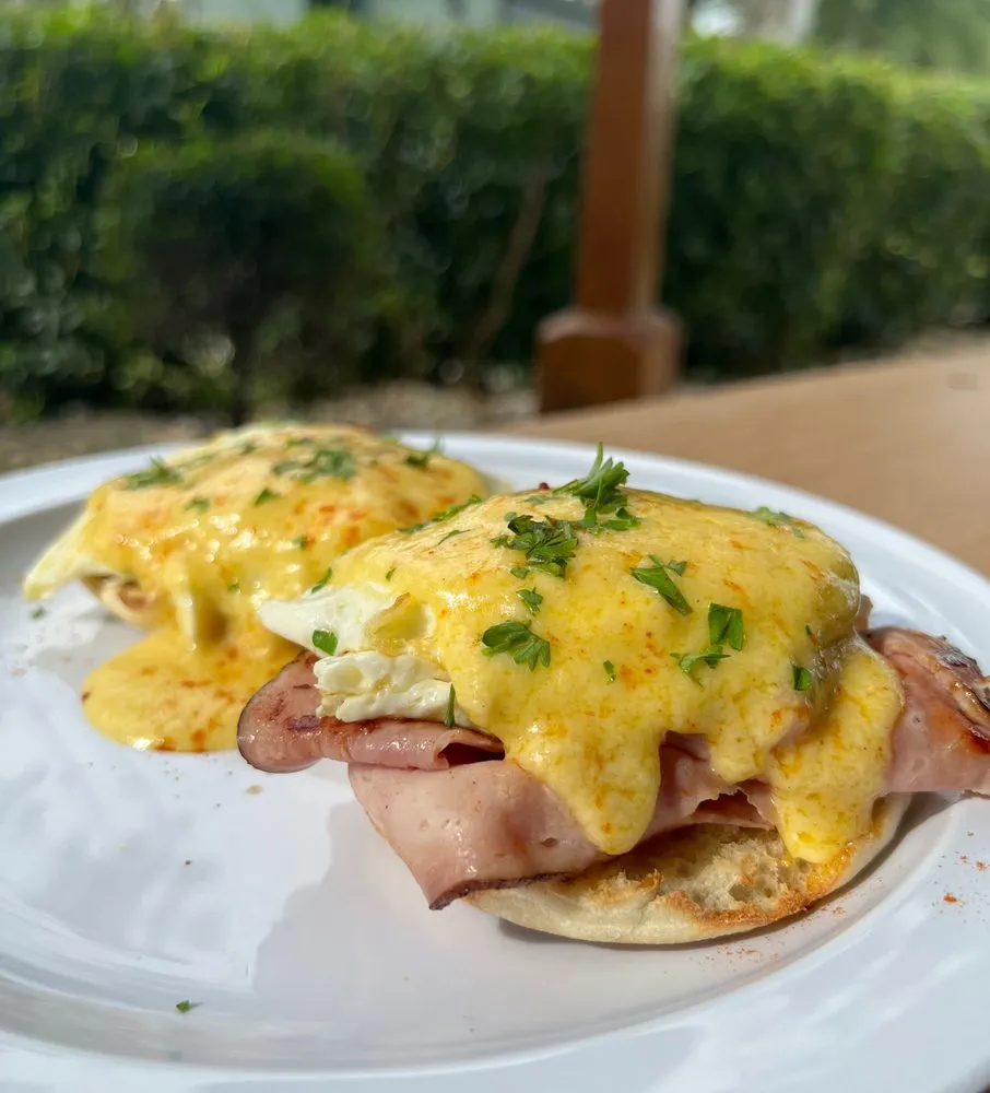 Expert garden landscaping in Vero Beach, FL by CW Willis Landscaping & Garden Center