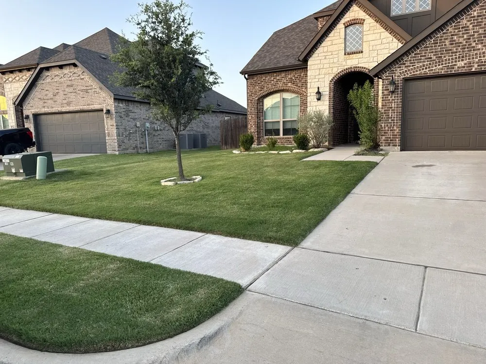 Reliable landscaping services in Burleson, TX by Cx5 Lawn Care