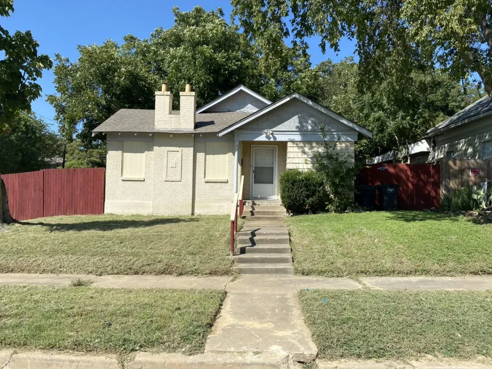 Custom garden landscaping for beautiful yards in Haddonfield, NJ by CY Landscaping and Junk Removal