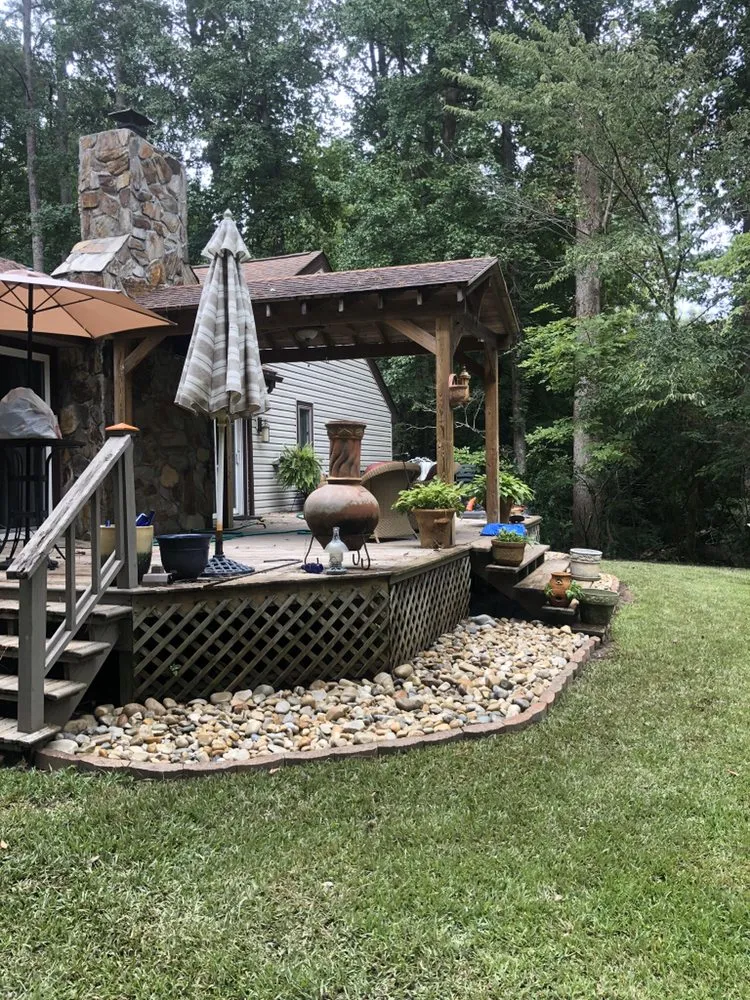 Professional garden landscaping in Smithfield, VA by Cypress Creek Lawn & Land